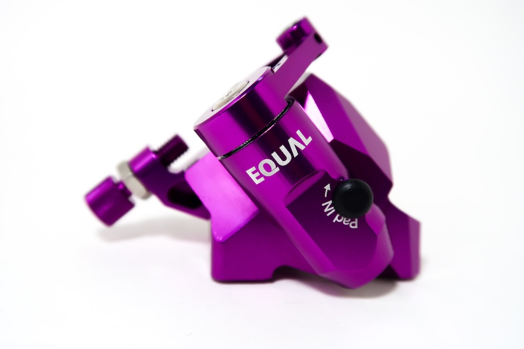 EQUAL機械式ディスクブレーキキャリパー フラットマウント パープル